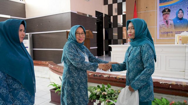 Ketua TP PKK Palopo Utia Sari Judas Sosialisasi Pemanfaatan Tanah Pekarangan