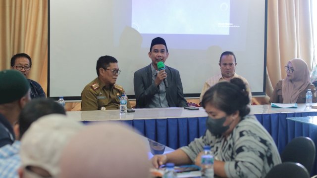 Ketua DPKM Rudianto Lallo Pertegas Topuksi Komite Sekolah.