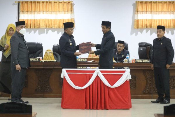 Paripurna DPRD, Ilham Azikin Sampaikan Capaian Opini WTP Bagi Bantaeng
