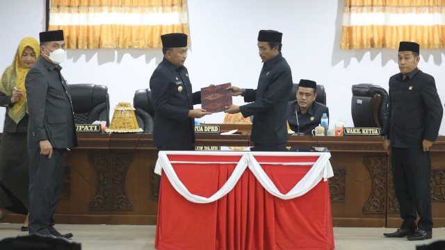 Paripurna DPRD, Ilham Azikin Sampaikan Capaian Opini WTP Bagi Bantaeng