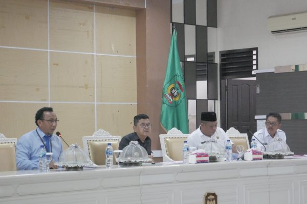 Rapat Monitoring Anggaran 2022 Palopo, Walikota Judas: Selesaikan Persoalan dengan Baik