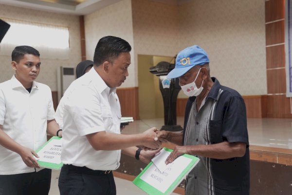 Ilham Azikin Ingatkan Pentingnya Berzakat, Bantu Mustahik