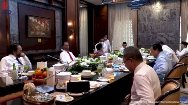 Jokowi Makan Siang dengan Ketum Parpol.(F-INT)