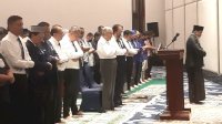Mahathir Mohamad Shalat Jumat di NasDem Tower