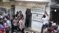 Geledah Kantor Khilafatul Muslimin, Polisi Sita Sejumlah Dokumen hingga Brankas Berisi Uang Miliaran Rupiah