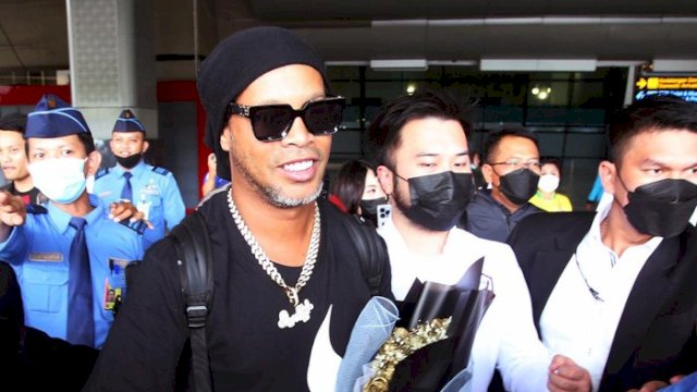 Ronaldinho tiba di Indonesia.(F_INT)