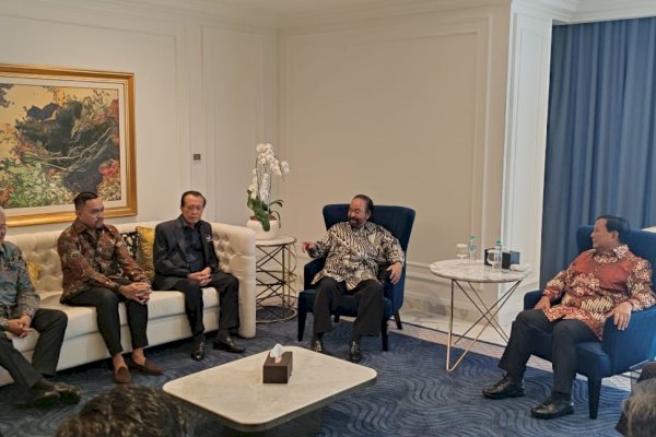 Surya Paloh dan Prabowo Saling Rangkul, Pertemuan Dua Sahabat Lama di Hari Pancasila