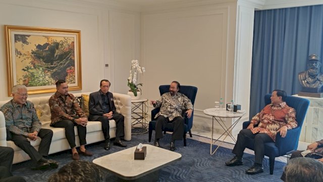 Suasana Keakraban Surya Paloh dan Prabowo Subianto.