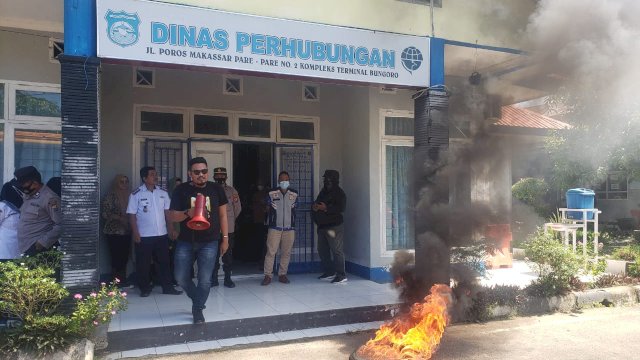 IPMA Kalmas Desak Bupati Yusran Copot Kadishub Pangkep