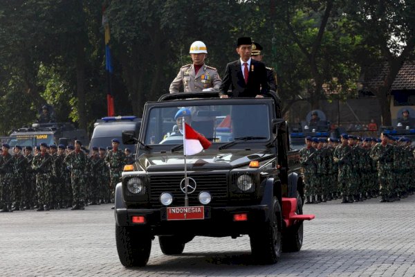 Pimpin Upacara Hari Bhayangkara, Jokowi: Jaga Kepercayaan Rakyat