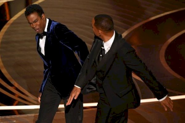 Will Smith Minta Maaf ke Chris Rock soal Insiden Penamparan di Oscar 2022: Saya Dikaburkan pada Saat Itu
