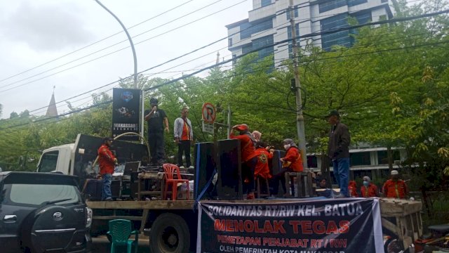 Ratusan Eks Ketua RT/RW di Makassar Unjuk Rasa Tagih Insentif di Kantor DPRD Makassar