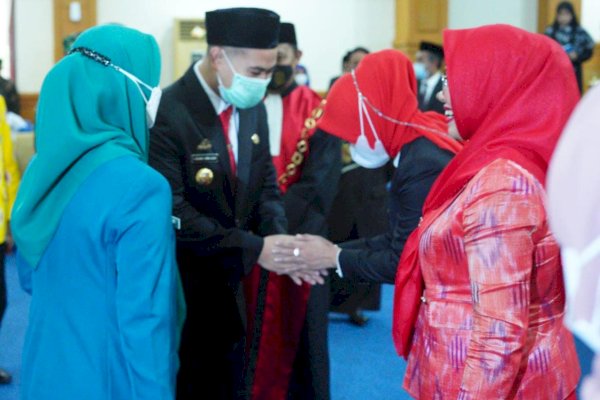 Indriani Dilantik jadi Wakil Ketua DPRD Pangkep, Bupati Yusran: Selamat Menjalankan Amanah!