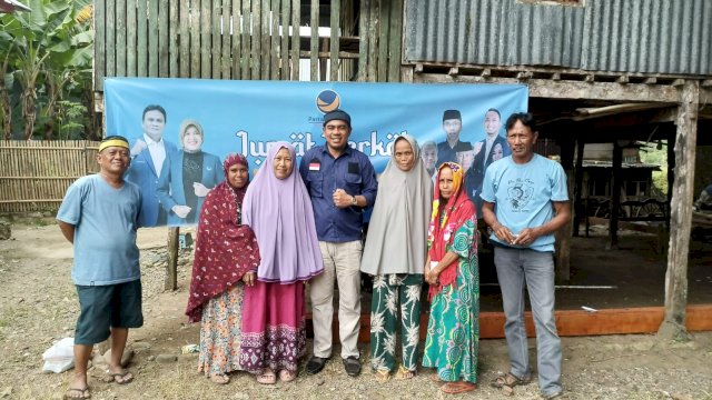 Tim Jumat Berkah Partai Nasdem Barru Sambangi Warga Lompo Tengah