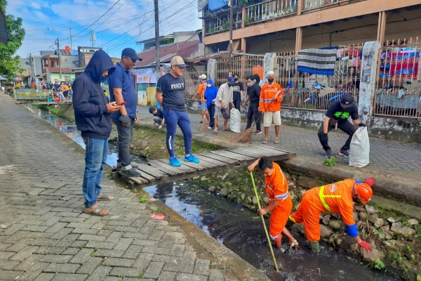 Weekend, Camat Ari Fadli Manfaatkan untuk Sabtu Bersih-Silaturahmi dengan Warga Mamajang