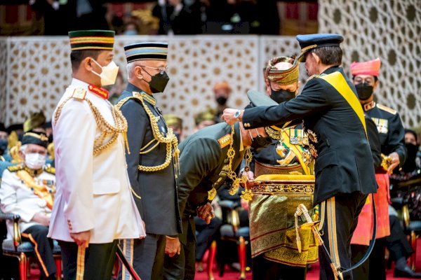 Panglima TNI Andika Perkasa Raih Bintang Penghargaan dari Sultan Brunei