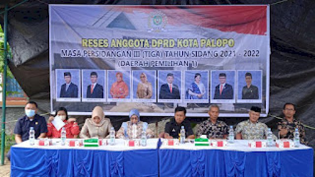 Jaring Aspirasi, Wakil Ketua DPRD Palopo Naik Motor Hadiri Reses di Mungkajang