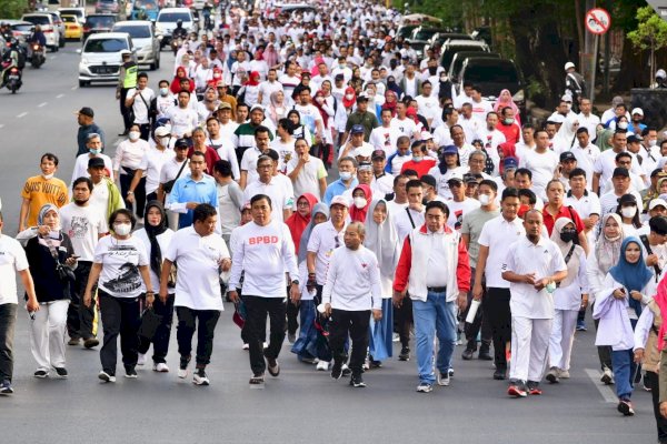 Usai Cuti Ibadah Haji, Gubernur Andi Sudirman Berolahraga 10 Ribu Langkah Bersama Keluarga Pegawai Pemprov Sulsel