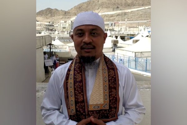 Dari Tanah Suci, Gubernur Andi Sudirman: Taqobbalallahu Minna Wa Minkum