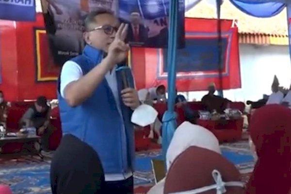 Video Zulhas Bagi Minyakita Harap Anaknya Dipilih Viral, Jokowi Minta Menteri Fokus Kerja &#8211; PAN Membela