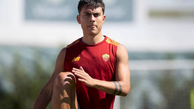 Nesta Akui Perekrutan Dybala Bagus buat Roma.(F-INT)