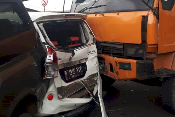 Polisi Selidiki Remaja Adang Truk Sampah hingga Berujung Tabrakan di Cipendawa Bekasi