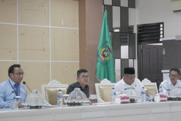 Walikota Palopo Judas Amir Pimpin Rapat Monitoring Anggaran 2022