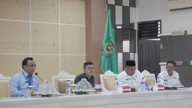 Walikota Palopo Judas Amir Pimpin Rapat Monitoring Anggaran 2022