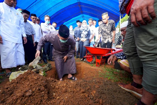 Pembangunan Masjid Hajar Aswad Ulu Batu Pangkep, Bupati Yusran Ajak Warga Memakmurkannya