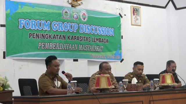 Bappelitbangda dan DPMD Kapubaten Pangkep Melaksanakan FGD. (F-Humas)