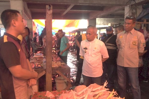 Wabup Pangkep Syahban Sammana Pantau Ketersediaan dan Harga Sembako di Pasar