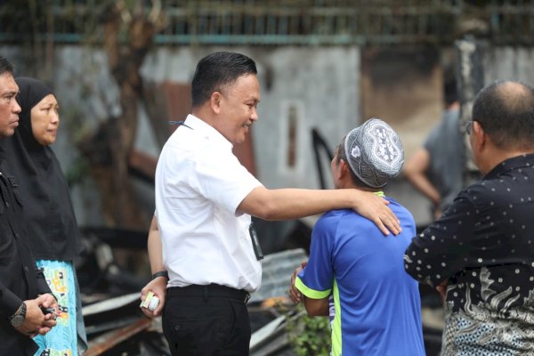Ilham Azikin Kerahkan Perangkat Pemerintah Bantu Korban Kebakaran di Letta