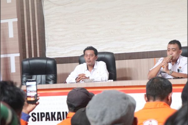 Camat Mariso Berharap Laskar Pelangi Tenaga Kebersihan dan Administrasi Tetap Jaga Kekompakan