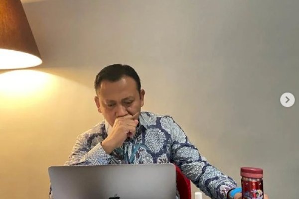 Ujian Doktor Bupati Takalar Syamsari Berjalan Lancar dan Dinyatakan Lulus