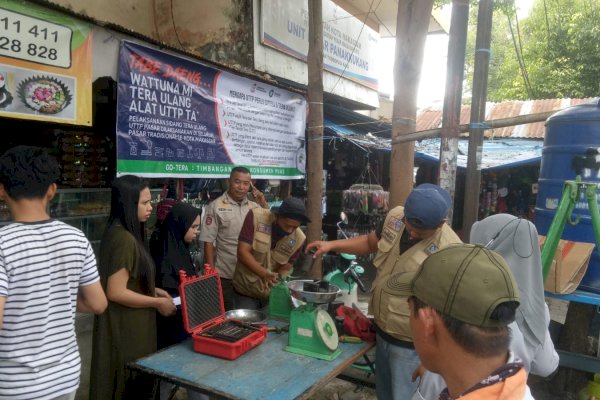 Metrologi Legal Disdag Makassar Tera Ulang 70 Persen Alat UTTP di Pasar Panakkukang