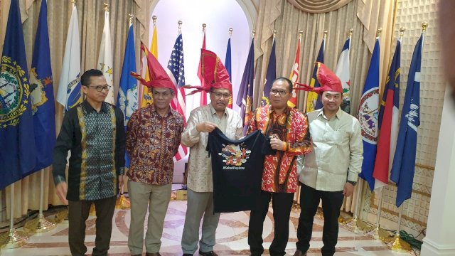 Hari Pertama Tiba di AS, Danny Kunjungi KJRI New York.