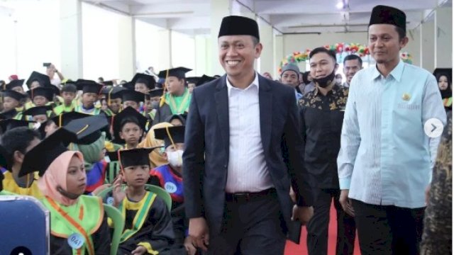 Wisuda Ratusan Santri, Bupati Syamsari Ajak Orang Tua Ciptakan Generasi Qurani