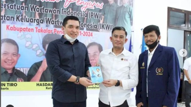 Sekda Hasbi Hadiri Pelantikan PWI Takalar