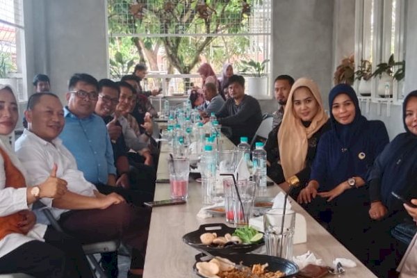 Putri Dakka Kumpul Fraksi hingga Ketua DPC NasDem Se-Lutra, Bahas Pelantikan dan Minta Jaga Kekompakan