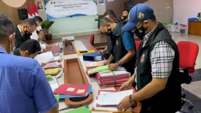 Penggeledahan kantor BPN.(F-INT)