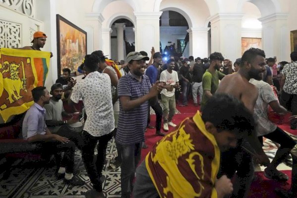 Demonstran Duduki Istana Presiden Sri Lanka, Nikmati Fasilitas Mewah hingga Pamer Celana Dalam