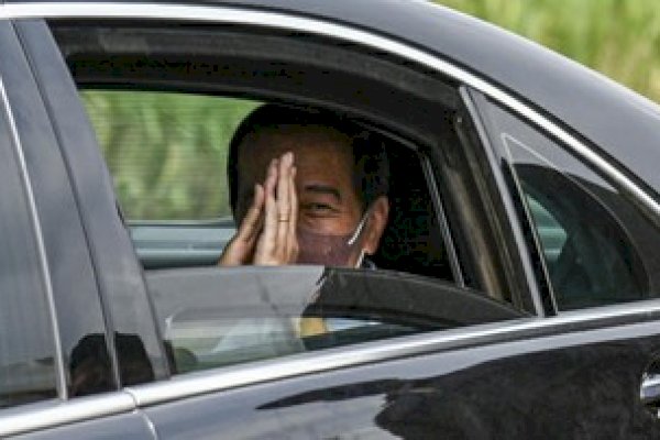 Tiba di Indonesia, Jokowi Takziah ke Kediaman Tjahjo Kumolo