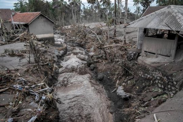 Kisah Ayah 8 Bulan Cari Anak Korban Erupsi Semeru, Gali Pasir hingga Temukan Kerangka