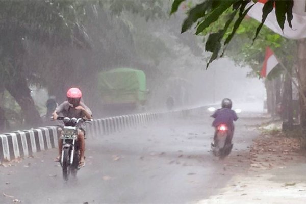 BMKG Beri Peringatan Hujan Lebat di Beberapa Wilayah Indonesia