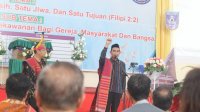 Safari Ketua DPRD Rudianto Lallo ke Gereja HKPB Makassar, Dihadiahi Kain Ulos sebagai Tanda Persaudaraan Masyarakat Batak