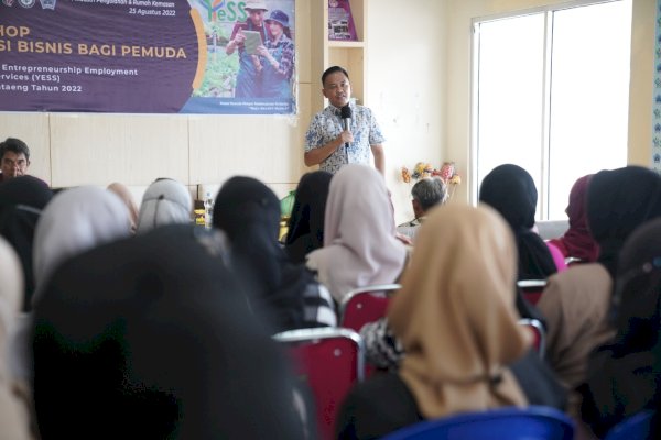 Beri Motivasi untuk Petani Millenial, Ilham Azikin: Manfaatkan Teknologi