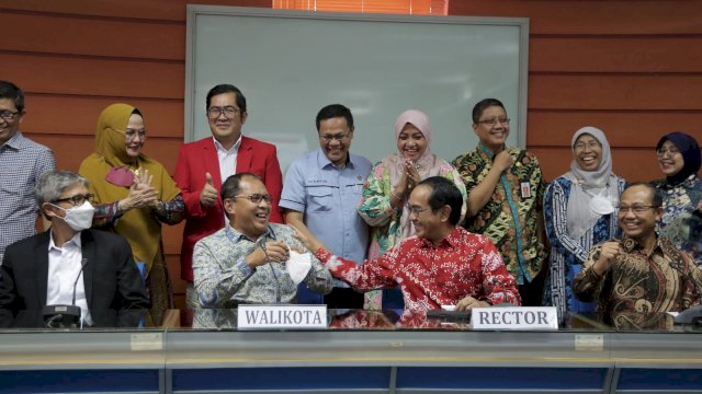 Wali Kota Makassar &#8211; Rektor Unhas Tandatangani MoU Kerja Sama Tri Dharma Perguruan Tinggi