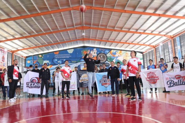 Buka Kejuaraan Bola Basket, Danny Pomanto : Prestasi Itu Mutlak, Persahabatan Itu Abadi