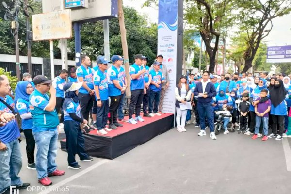 Danny Pomanto Lepas Peserta Famwalk HUT-98 Perumda Air Minum Kota Makassar