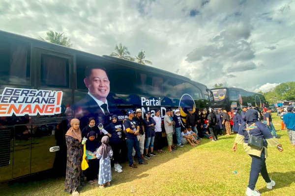 Iring-iringan Bus Mewah NasDem Sulsel Bergerak dari Palopo ke Luwu Utara, Jadi Tontonan Warga